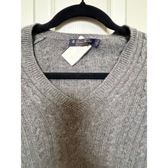 Brooks Brothers Italian Cashmere Cable Knit V-Neck Sweater – Women’s M - Picture 3 of 11